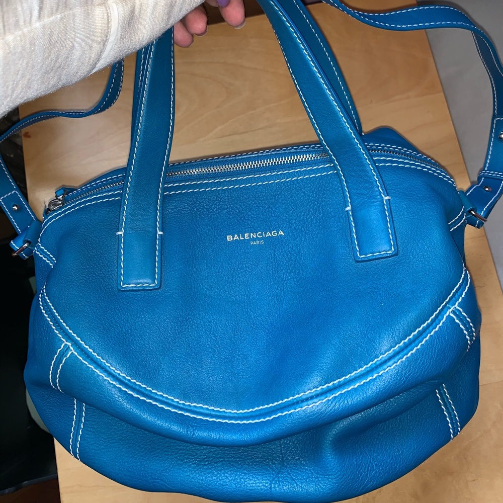 Balenciaga Air Hobo cross bag